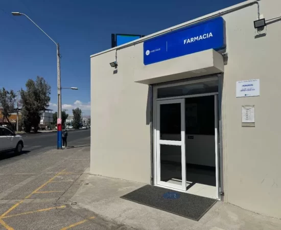 Farmacia Andes Salud en horario nocturno